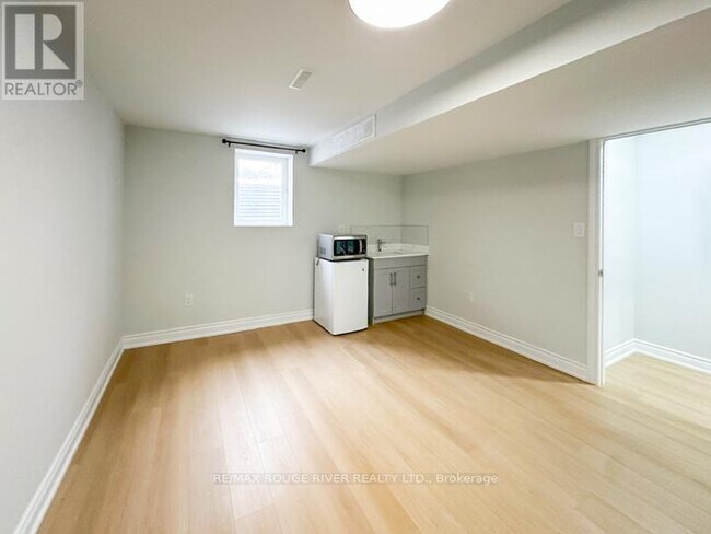 Photo du bâtiment - 1869 Brookshire Square