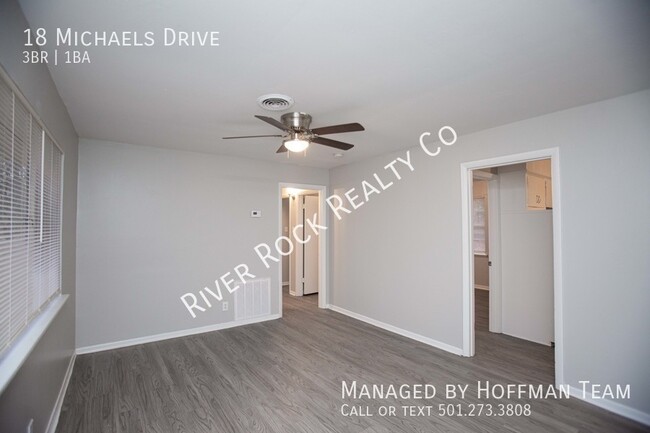 Foto del edificio - 18 Michaels Drive