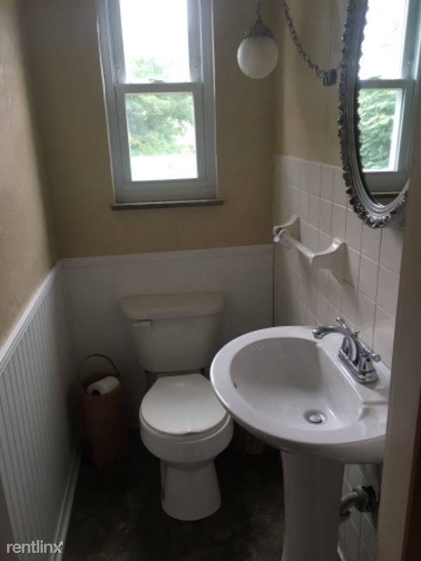 Building Photo - 3 br, 1.5 bath House - 3101 Sheridan Rd