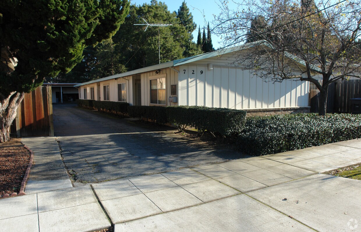Building Photo - 729 Mountain View