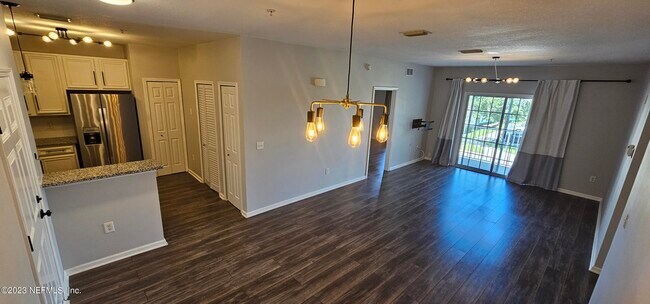Foto del edificio - 4935 Islamorada Ln