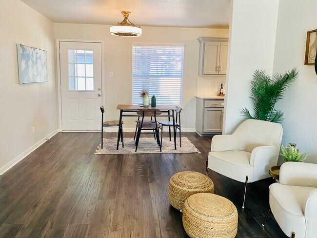 Photo - 606 Claude W Black House