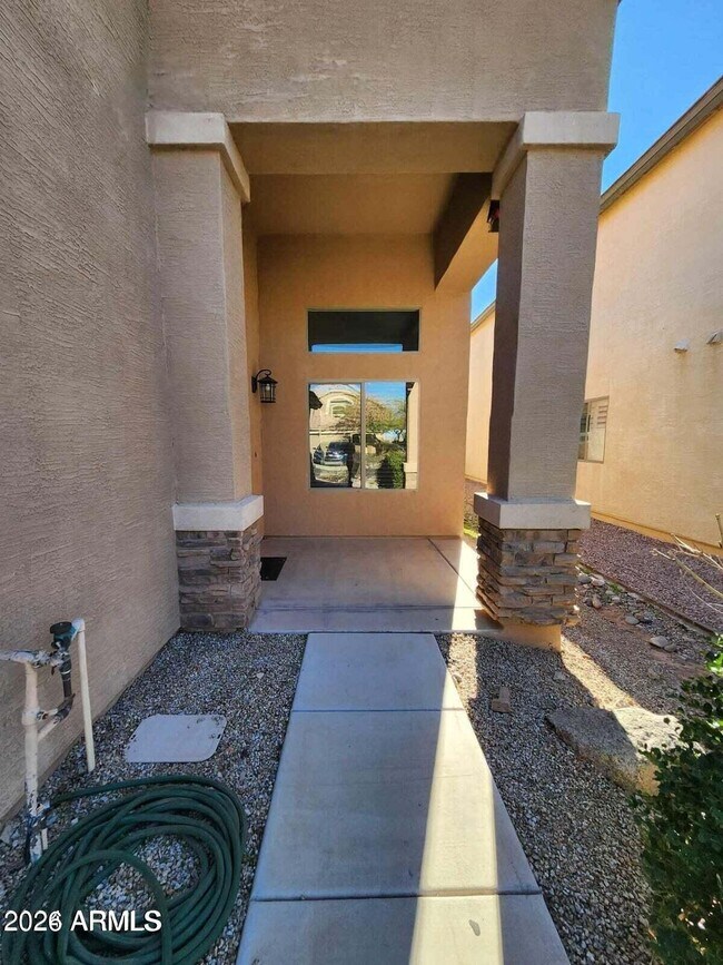 Foto del edificio - 42065 W Hillman Dr