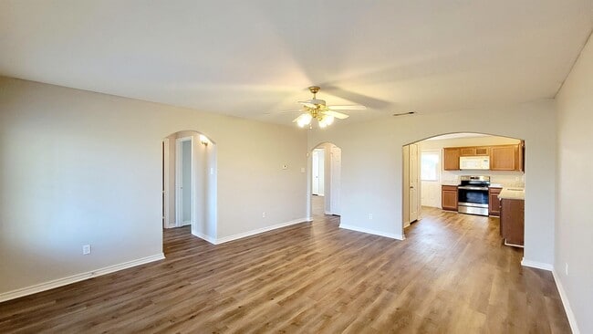 Building Photo - 3112 Travis St