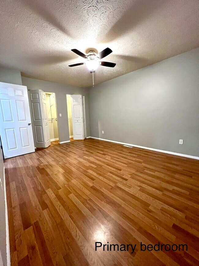 Building Photo - 2116 E Regency Plz