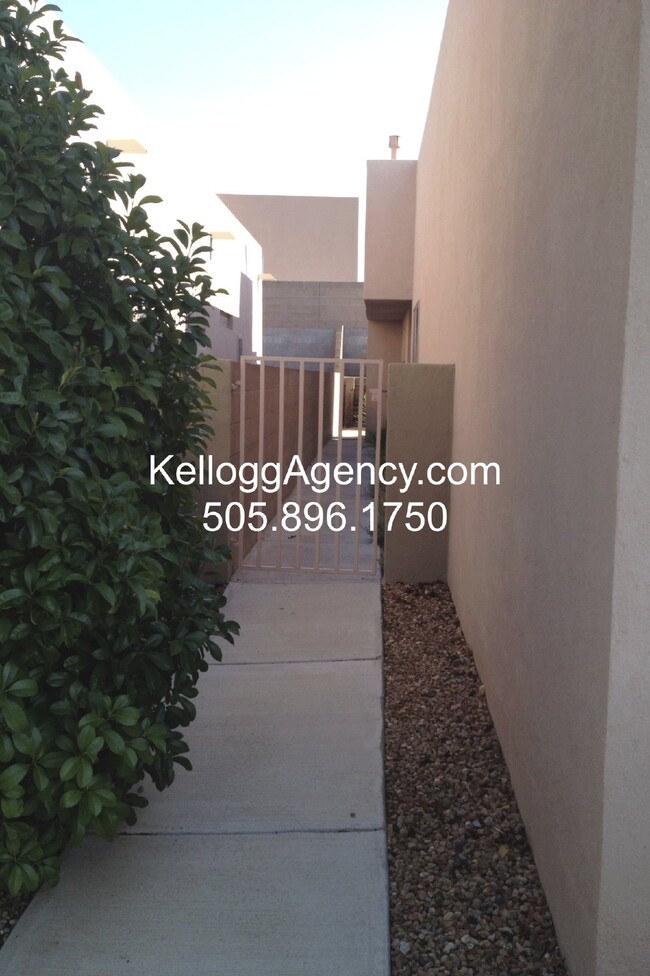 Foto del edificio - Gated Community - 3 BR - Sara's Meadows