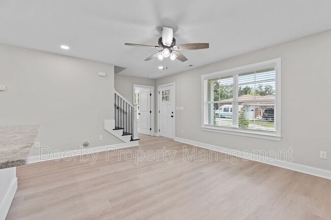 Foto del edificio - 36 Alden Ln