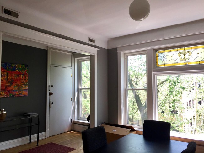 Foto del edificio - 726-728 W Briar Pl