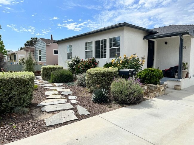 Foto del edificio - 4209 W 169th St