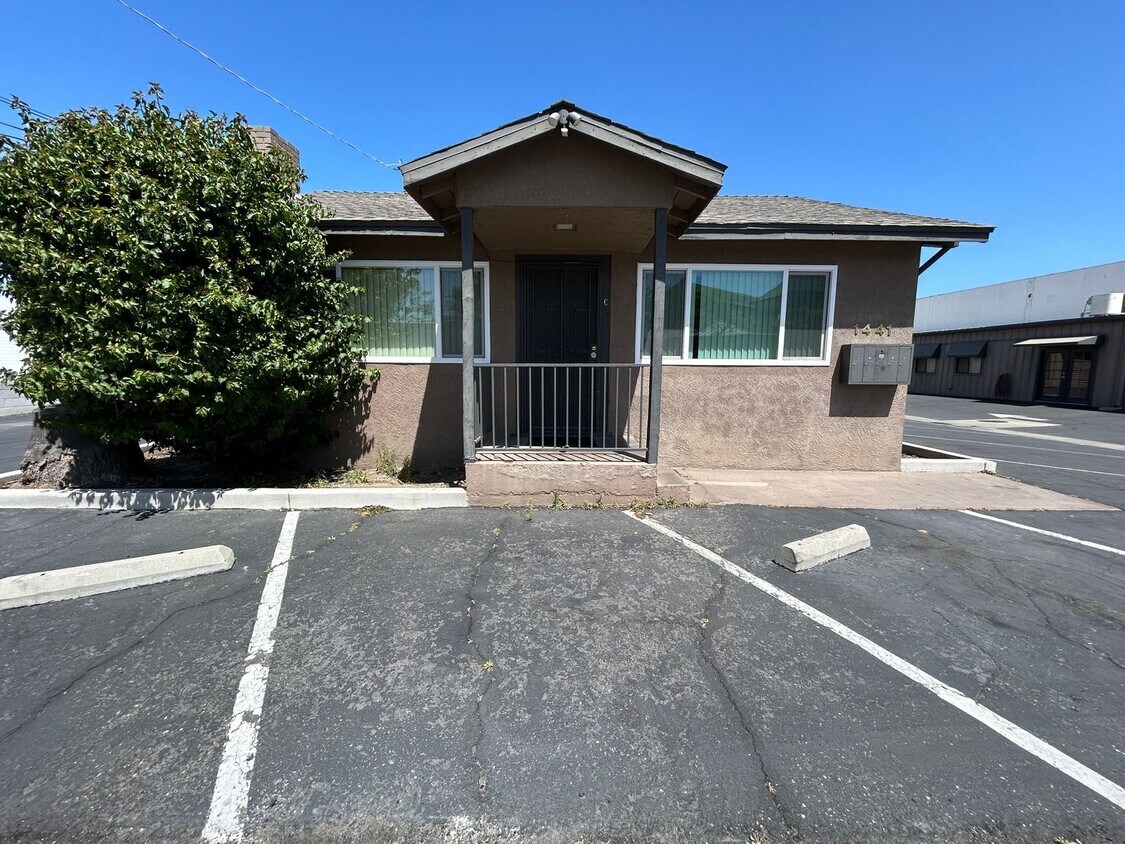 Foto principal - 1441 Coldwell Ave