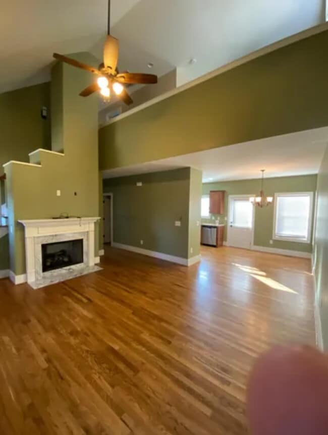 Living room - 22 Twin Oaks Dr