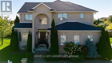 Building Photo - 2016 Beaverbrook Ave
