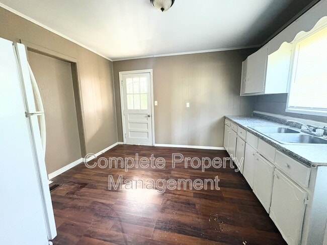 Foto del edificio - 1252 18th Pl SW