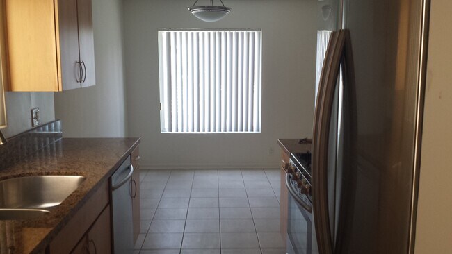 Kitchen - 3008 Pacific Ave