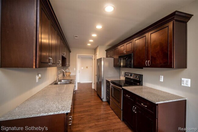 Building Photo - 4459 Laurel Club Cir