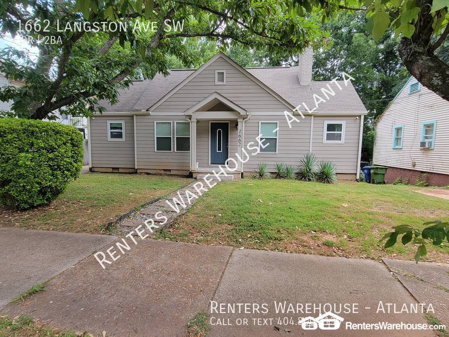 Primary Photo - Beautifully Renovated 3 Bedroom Bungalow i...