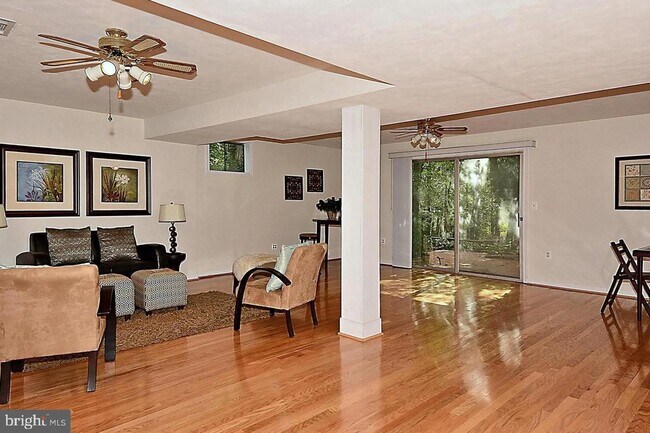 Building Photo - 3147 Creswell Dr