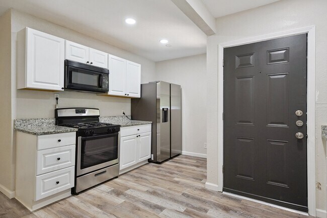 Foto del edificio - 2215 Hays St