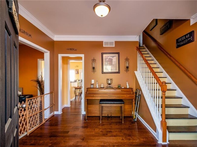 Building Photo - 4865 Brown Leaf Dr