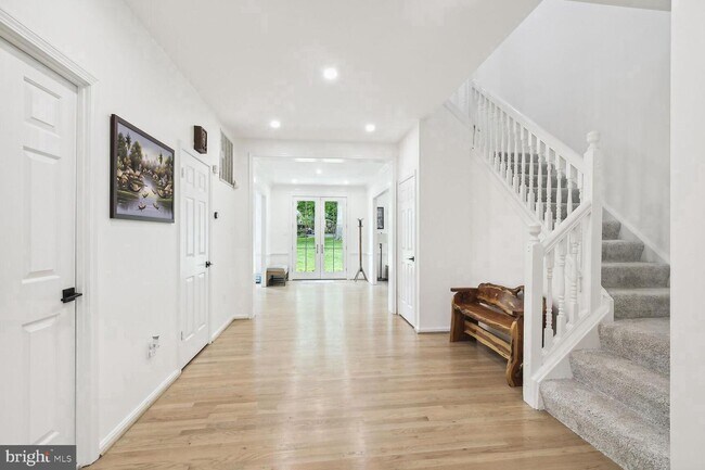 Building Photo - 10619 Good Spring Ave