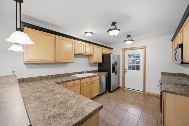 Building Photo - *PET FRIENDLY* 2 Bed 2 Bath Condo