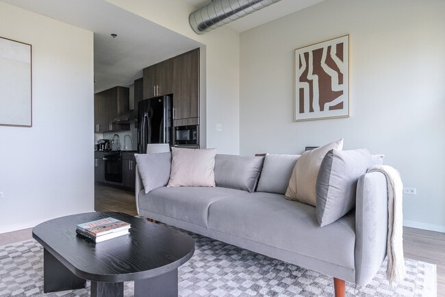 Building Photo - 211 W Scott St