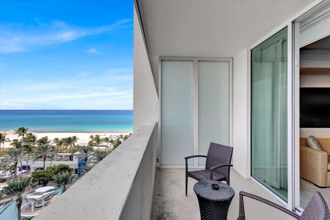 Foto del edificio - 4391 Collins Ave