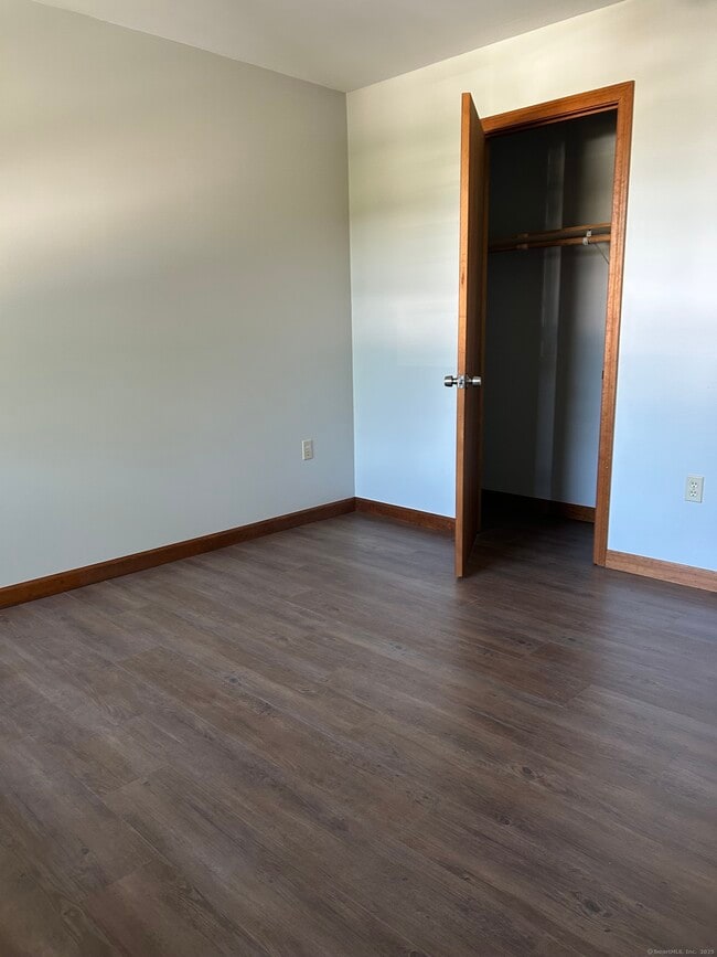 Foto del edificio - 180 N Cherry St