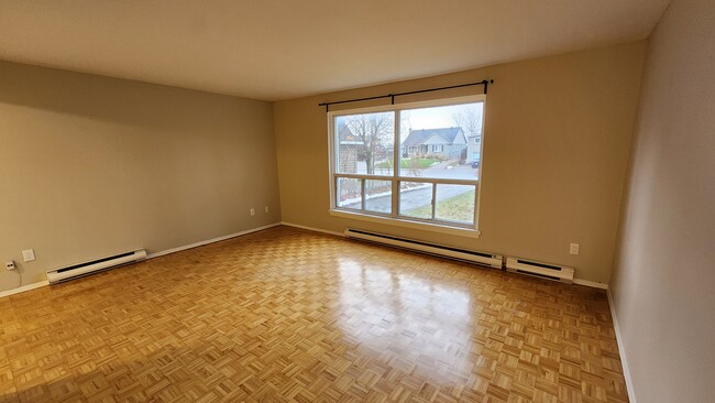 Building Photo - 261 Bayfield St