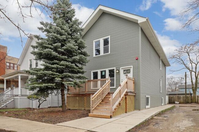 Building Photo - 3 bedroom in Oak Park IL 60302