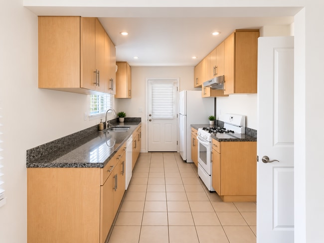 Building Photo - 313 Avenue H