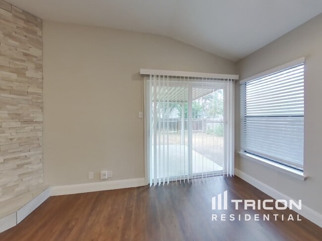 Building Photo - 8755 Ridge Moon Dr