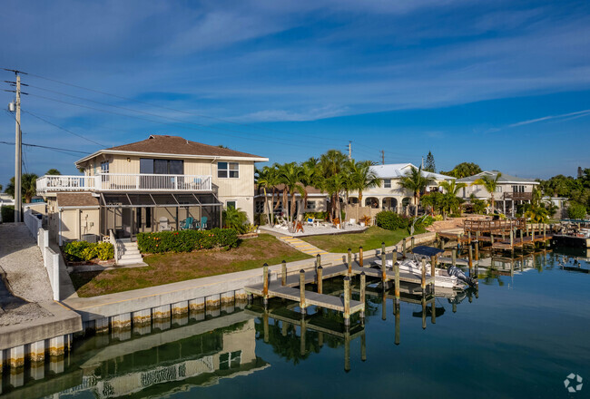 Building Photo - Gulf To Bay Club at Casey Key