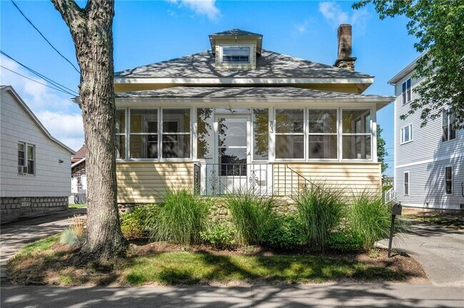 Foto del edificio - 83 Spring Ave