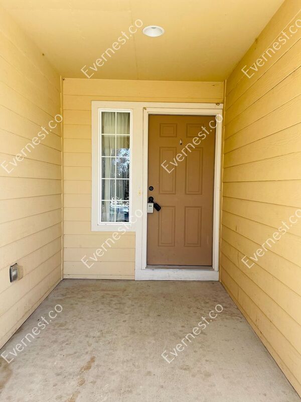 Foto del edificio - 2300 Woodbury Ln