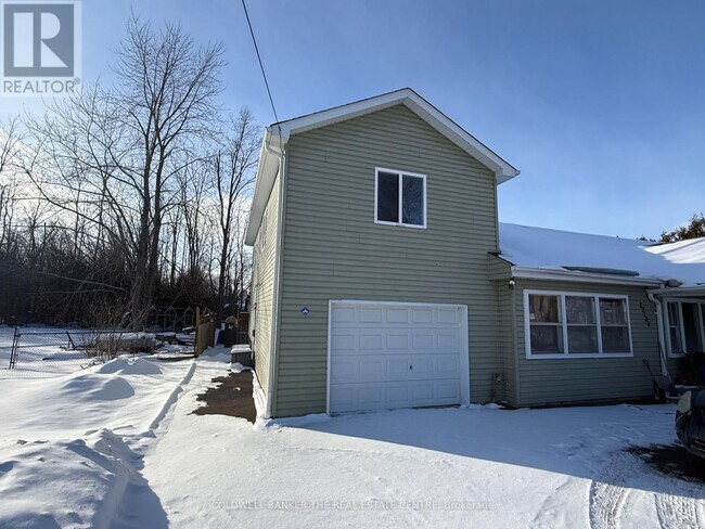 Photo du bâtiment - UPPER - 27182A CIVIC CENTRE ROAD