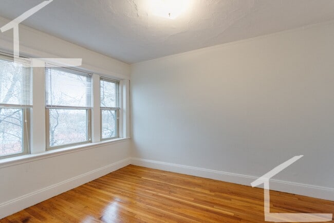 Photo - AWESOME 2 bed in Allston.... Don't miss out!! Apartment