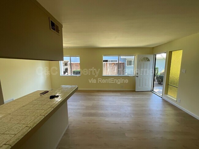 Foto del edificio - 1315 Scossa Ave