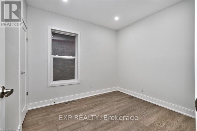 Building Photo - 734 Cannon St E