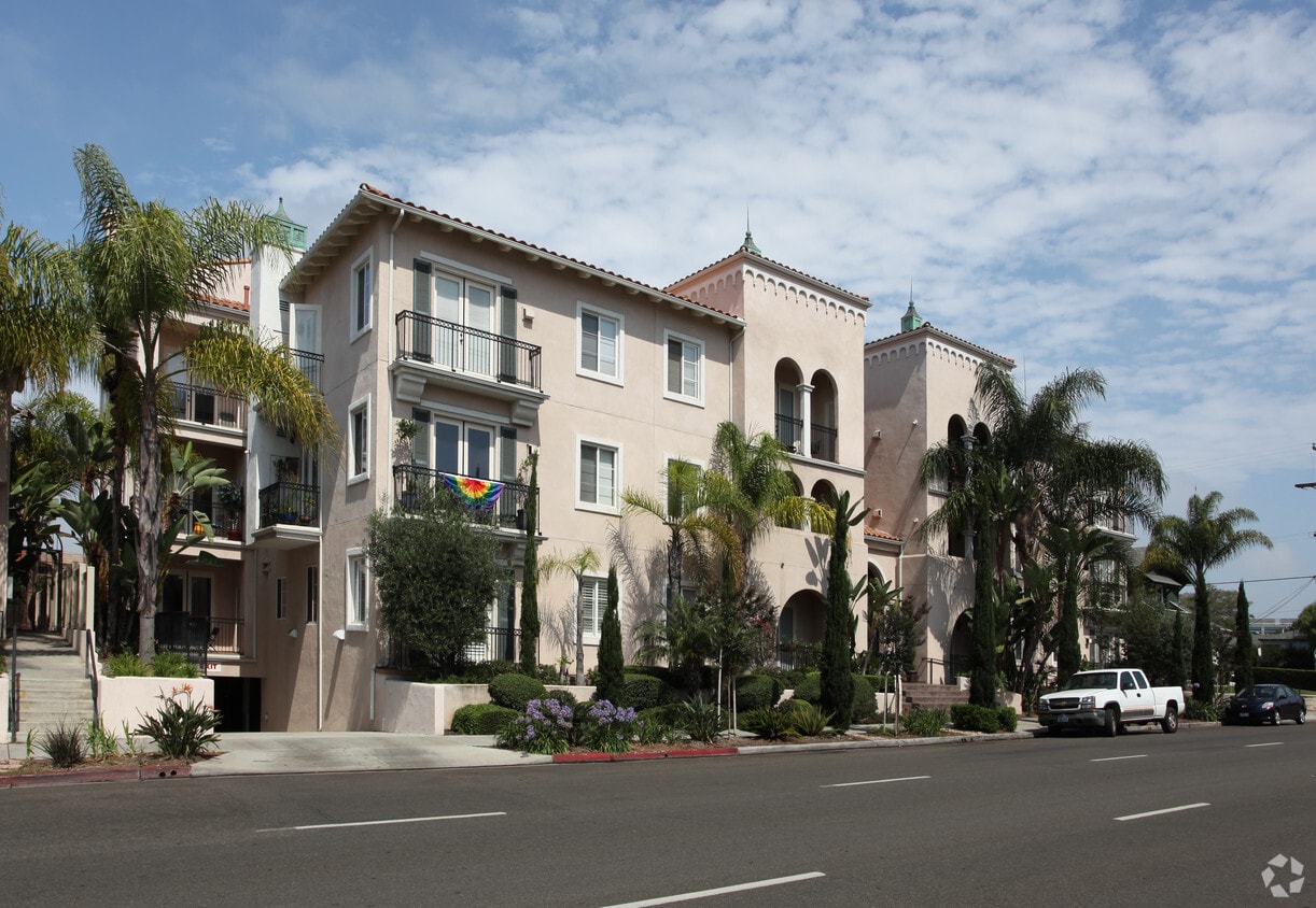 Villa Portofino on Front Apartments in San Diego, CA