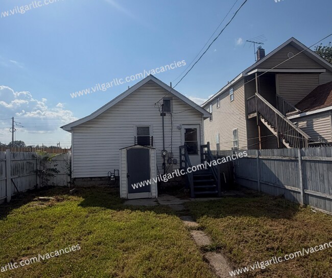 Foto del edificio - 4727 Sheffield Ave