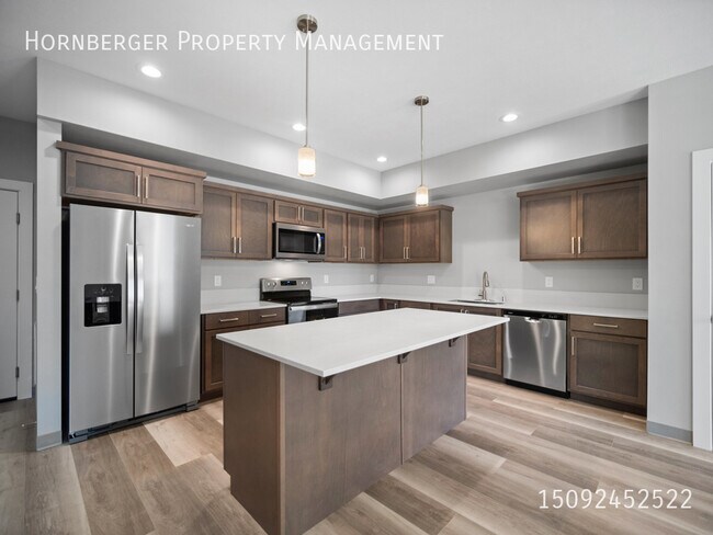 Foto del edificio - 1715 N Manifold Ln
