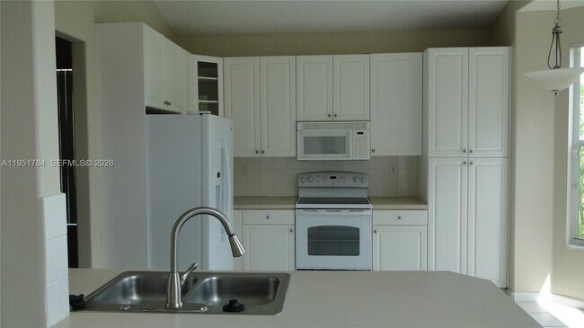 Foto del edificio - 18811 SW 29th Ct