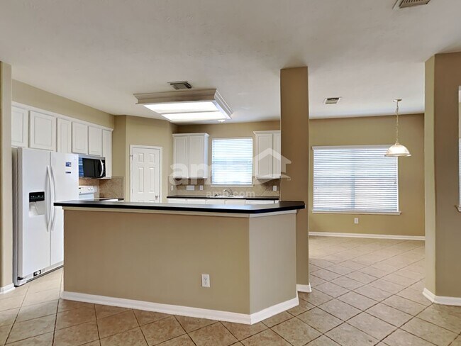 Foto del edificio - 3523 Pine Valley Dr
