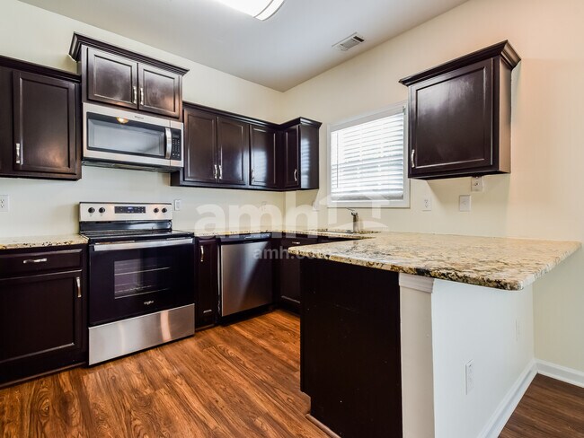 Foto del edificio - 2699 Red Mulberry Ln