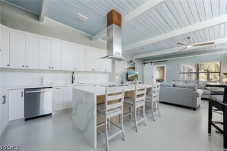 Building Photo - 434 Lagoon Dr