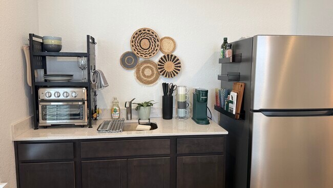 cocina totalmente equipada - 747 Raindance St