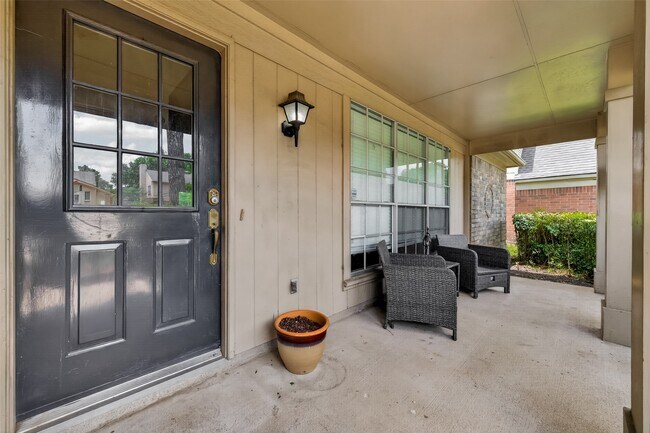 Foto del edificio - 15138 Canyon Rapids Rd