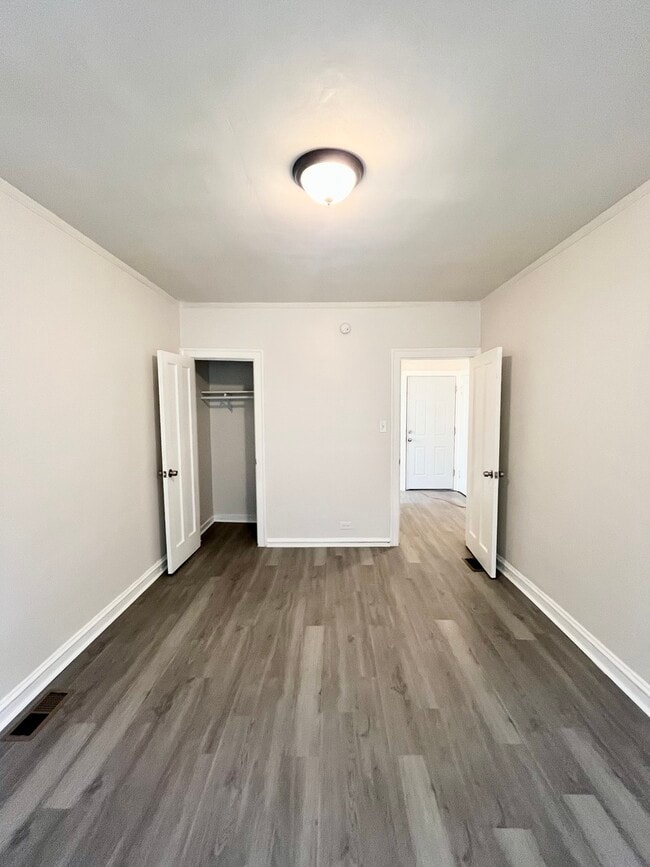 Building Photo - 1154 N Lawndale Ave