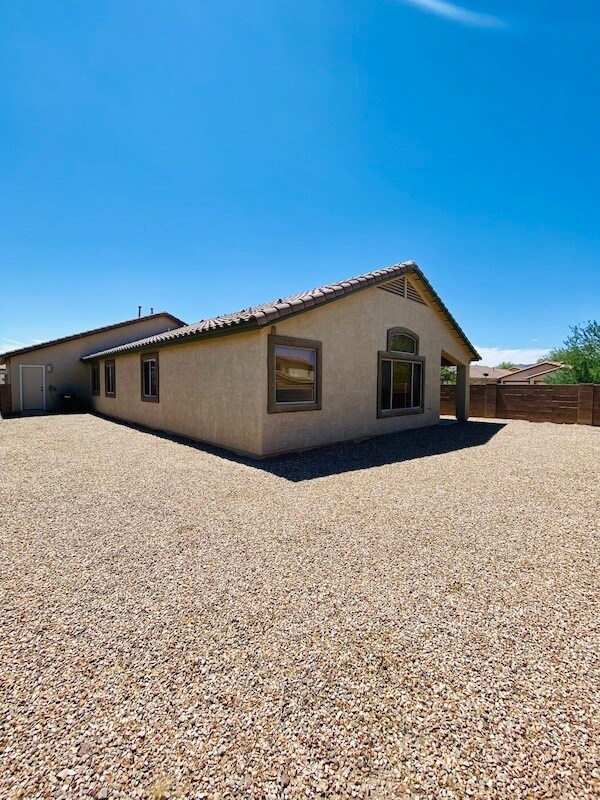 Foto del edificio - 8771 N Finfrock Dr